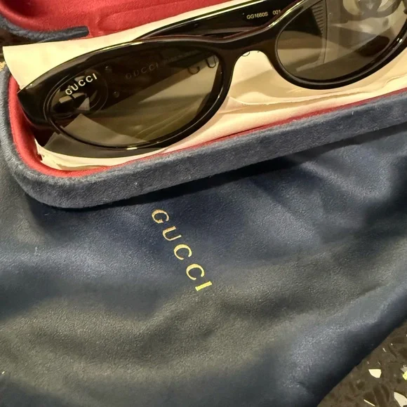 Gucci Women's Sunglasses GG1660S - Picture 9 of 9